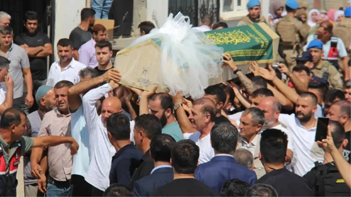 Narin'in tabutunun üzerine konulan gelinliğin sırrı ortaya çıktı